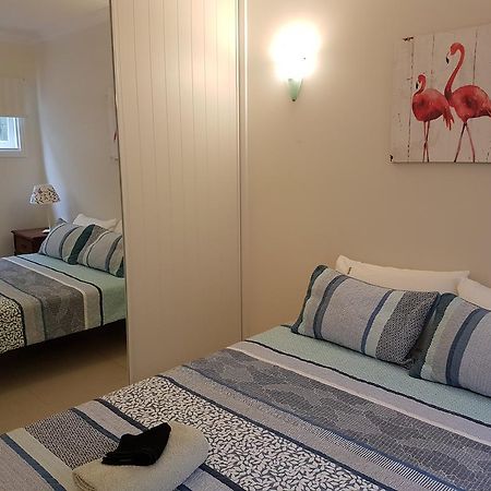 Modern 3 Bedroom Apartment In Traditional Queenslander , Patio, Leafy Yard, Pool Μπρίσμπεϊν Εξωτερικό φωτογραφία